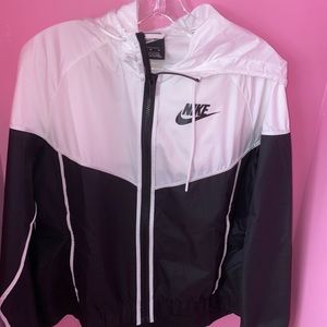 Nike Women’s Sport’s Windbreaker White and Black